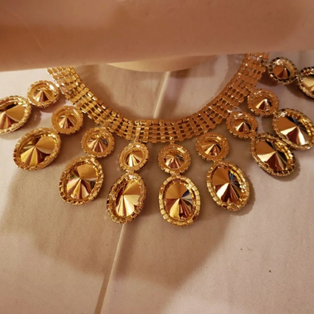 Red Ruby Rhinestone Necklace Set - Picture 7 of 12